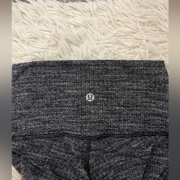 dark grey lululemon leggings - Picture 2 of 3